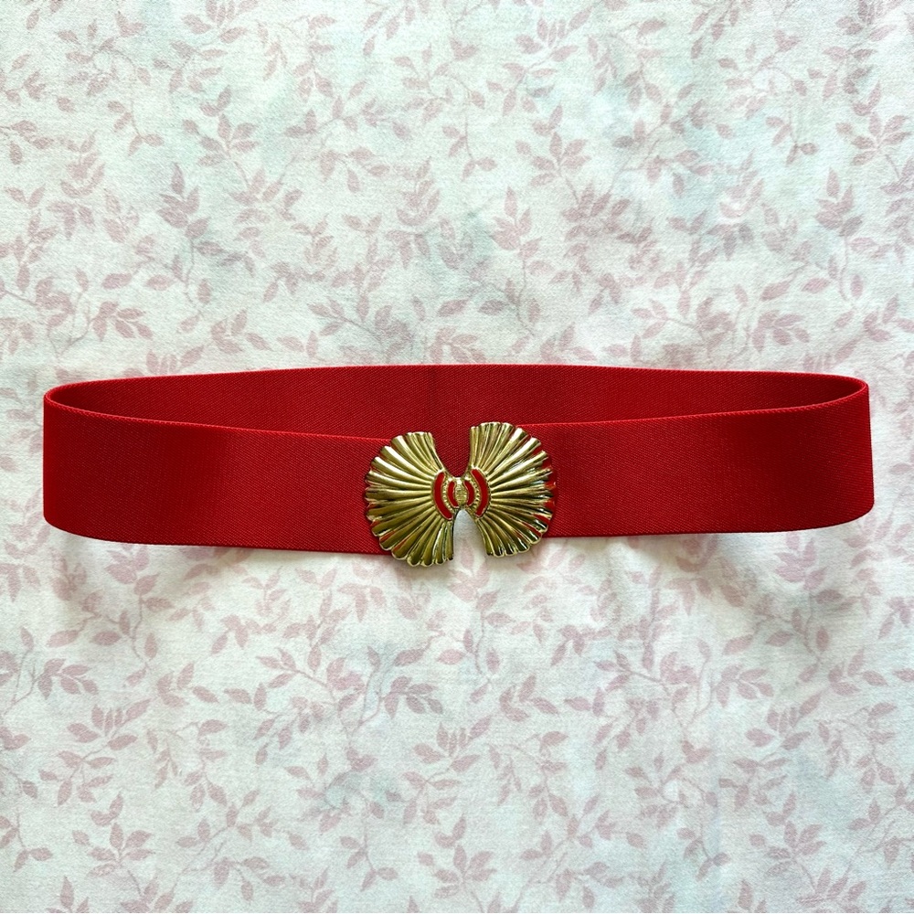 Vintage Red Elastic Belt with Seashell Buckle